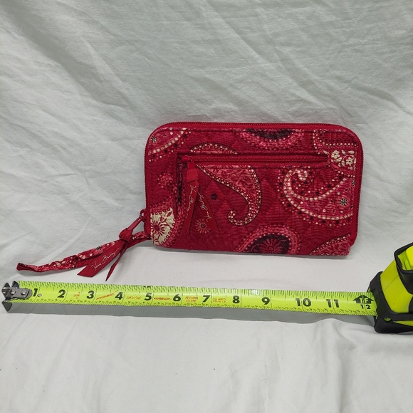 VERA BRADLEY Red Pink Paisley Zip Around Quilted Fold Out Women's Wallet - Picture 8 of 9
